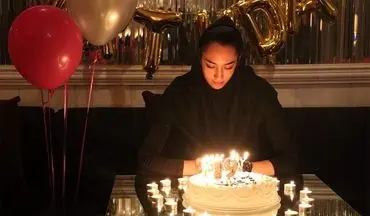 جشن تولد ۱۹ سالگی «کیمیا علیزاده» در یک کافی شاپ! + عکس
