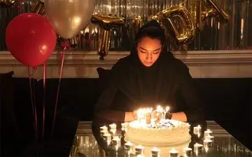 جشن تولد ۱۹ سالگی «کیمیا علیزاده» در یک کافی شاپ! + عکس