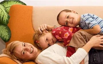  فرزندان شاد در چه محیطی تربیت میشوند؟| ویژگی والدین موفق