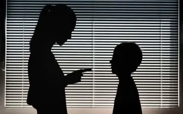 عواقب ترساندن کودک به‌عنوان روش تربیتی
