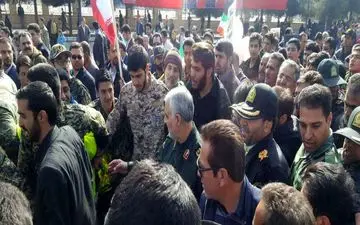 حضور سردار سلیمانی در جمع راهپیمایان 22 بهمن