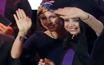 همسر بشار اسد در مراسم جشن فارغ التحصیلی