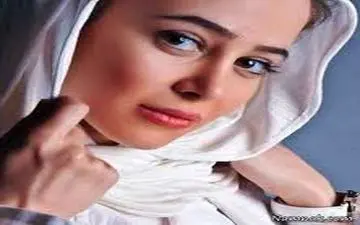 پوشش الناز حبیبی با لباس خاص