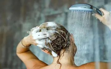 سرمان را هر چند وقت یک‌بار با شامپو بشوییم؟
