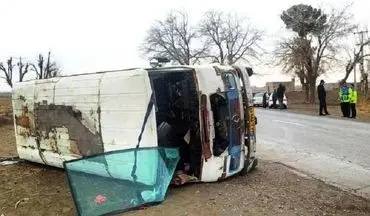 واژگونی مینی‌بوس مدرسه در جاده نیشابور-سبزوار ۱۴ مصدوم برجا گذاشت