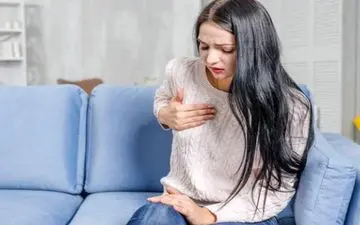تفاوت درد قلب و درد معده را بدانید/ این علامت یعنی درد قلب دارید