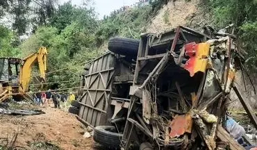 تصادف وحشتناک اتوبوس مسافر بری/ 29 کشته و 19 زخمی
