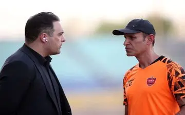 محمدی: توقف نقل‌و‌انتقالات پرسپولیس توسط وزارت ورزش دروغ بود/ با یک مهاجم خارجی به توافقاتی رسیده‌ایم