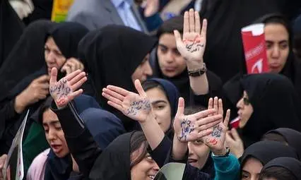 حضور پرشور مردم کرمانشاه در راهپیمایی روز دانش آموز به روایت تصویر