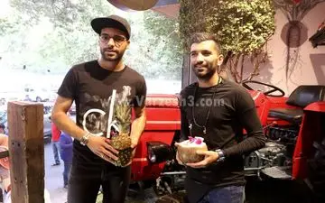  طارمی و جشن با ماکت تراکتور بعد از پیروزی (عکس)