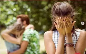 عشقم را تو خیابان با یکی دیدم؛ مونده بودم چکار کنم/ شما باشید چکار می‌کنید ؟