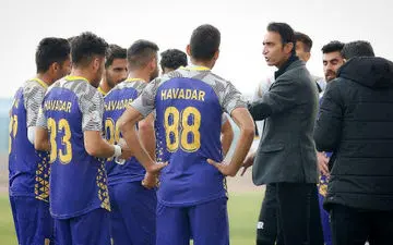 فیلم/ صحنه دریافت کارت قرمز برای امیرحسین پورمحمد بازیکن هوادار