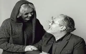 تیپ و ژست افسانه چهره آزاد و همسرش در شب یلدا