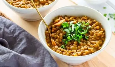 طرز تهیه خوراک عدس رژیمی با سبزیجات تازه