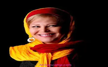 تیپ و ظاهر جدید اکرم محمدی در اکران ساعت ۵ عصر (عکس)