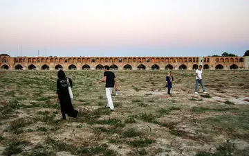 زاینده‌رود در انتظار تدبیر و امید