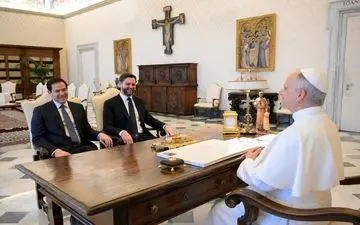 دعوت ترامپ از اولین پاپ آمریکایی به کاخ سفید