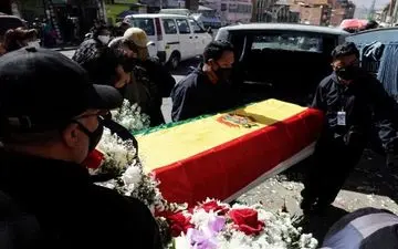 حفر گودال های بزرگ برای دفن قربانیان کرونا