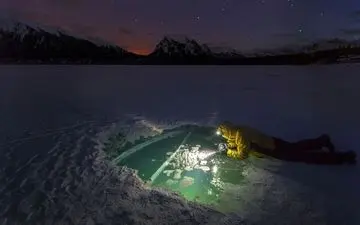  عکس منتخب نشنال جئوگرافیک | در انتظار حباب یخی 