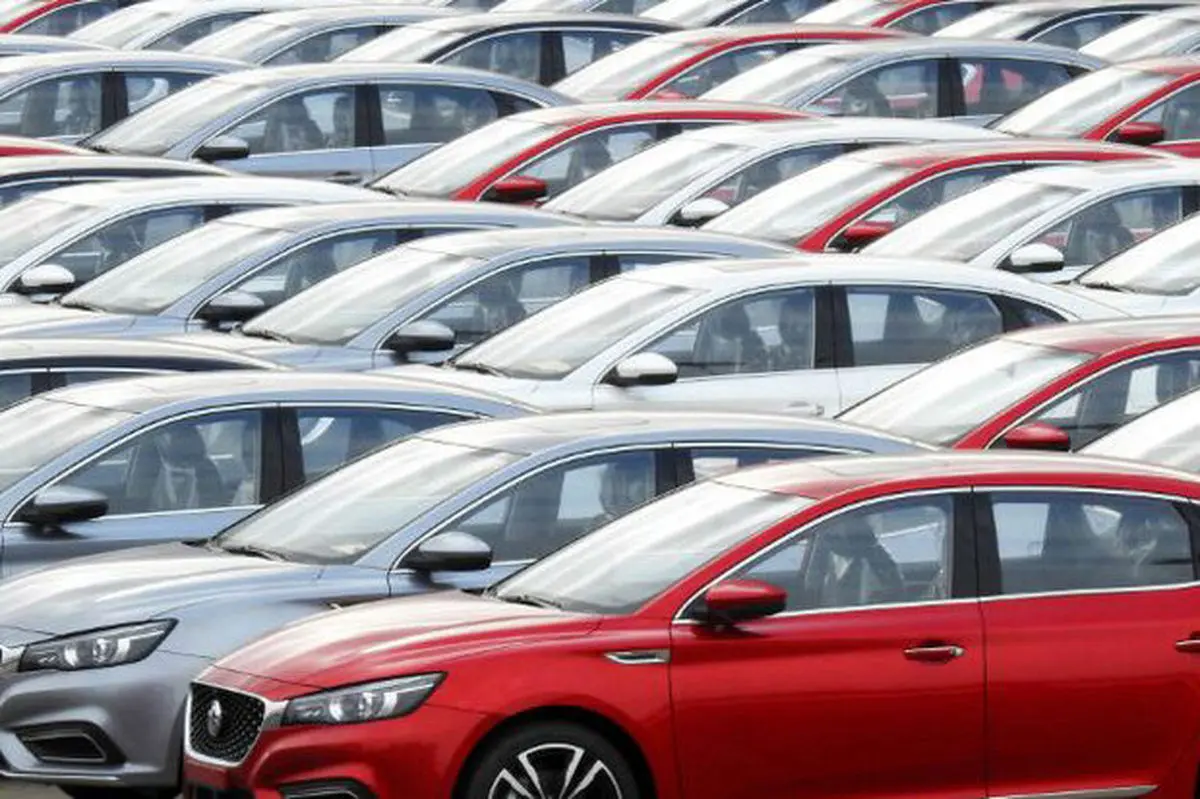 ثبت نام ۱۲۰ هزار متقاضی برای خرید خودرو‌های وارداتی
