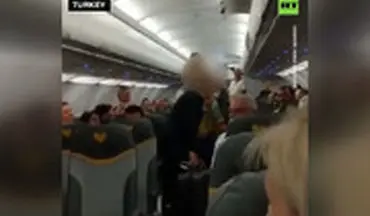 اخراج دو زن از هواپیما به دلیل توهین به مسلمانان