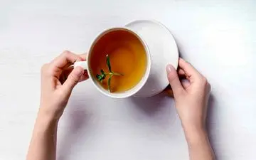 دمنوش ضد نفخ شکم: بهترین نوشیدنی برای هضم آسان