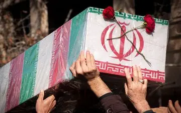 شهیدان نیروی انتظامی روی دوش مردم شهیدپرور تهران تشییع شدند