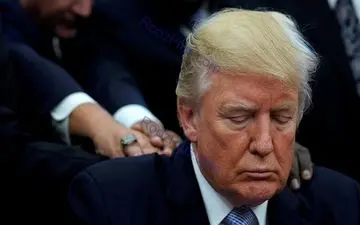 مراسم دعا خوانی عجیب ترامپ در کاخ سفید+تصاویر