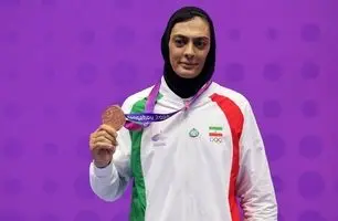 چیدمان خلاقانه خانه شهربانو منصوریان؛ از فرش آبی تا قلب آبی