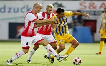 قوچان‌نژاد در نزدیکی درب خروجی آپوئل