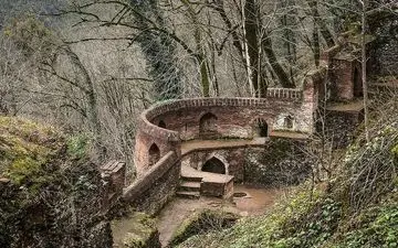  قلعه‌ای شگفت انگیز در شمال ایران