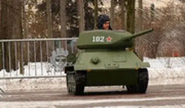  نمایش تانک‌های اسباب‌بازی در پارک تفریحی مسکو 
