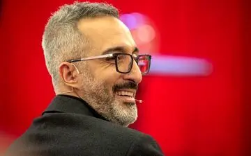 بوسه عاشقانه امیر مهدی ژوله بر عشق زندگی اش !