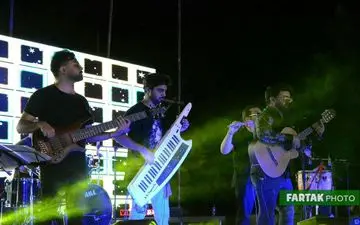 گزارش تصویری اجرای از مجید خراطها در جشنواره شب‌های نیلوفری کرمانشاه