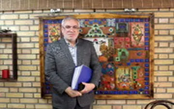 لو رفتن استقلالی بودن احمدی‌نژاد روی آنتن زنده تلویزیون