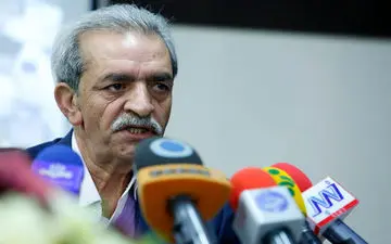 با محتکران برخورد کنید؛ به بازاری‌ها صدمه نزنید