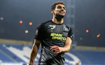 دعوای زوریا و ریو‌آوه بر سر زاهدی 