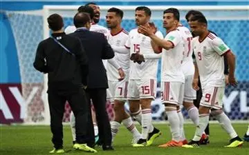  عبور چشمی از انتقادها به خوشبختی