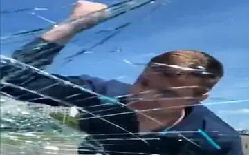 اقدام وحشیانه مرد جوان برای دیدن دخترش +فیلم 