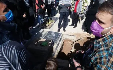  پدر آزاده نامداری: به فضای مجازی توجه نکنید