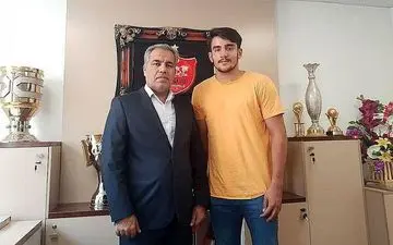 پرسپولیس یک دروازه‌بان ۲۱ ساله به خدمت گرفت