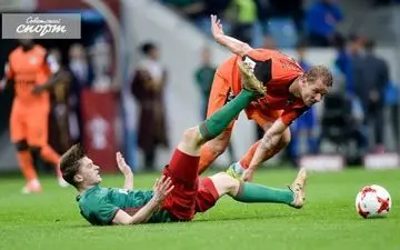 جنگ تن به تن، اخراج ۴ بازیکن، دستگیری ۳۰ هوادار و زخمی شدن چند نفر 