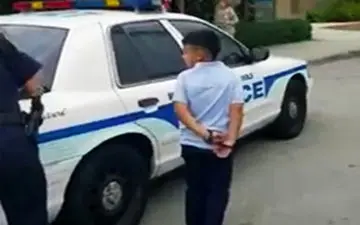 رفتار وحشیانه پلیس آمریکا با کودکان خردسال پناه‌جو + فیلم 