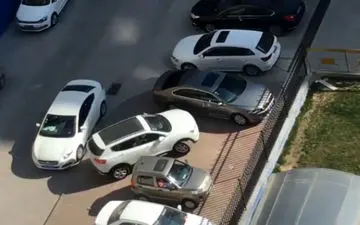 مهارت بالای رانندگی با شاسی بلند + فیلم 