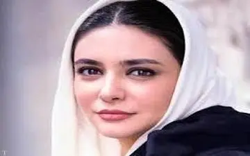  خانم بازیگر معروف و کیک خاص تولدش/عکس