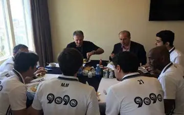 جلسه مفصل تاج و کی‌روش/ رئیس فدراسیون و کادرفنی تیم ملی ناهار خوردند 