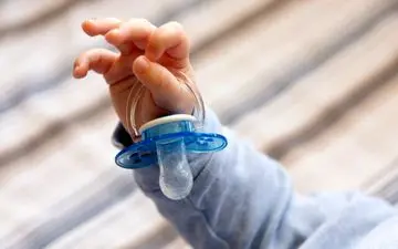 روش صحیح تمیز کردن پستانک برای حفظ سلامت نوزاد