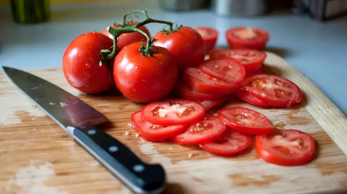 رازهای شگفت‌انگیز تفاله گوجه‌فرنگی: از سلامت بدن تا کاربردهای خانگی