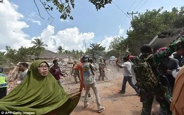 تخریب ناگهانی ساختمان در لحظه وقوع زلزله+فیلم