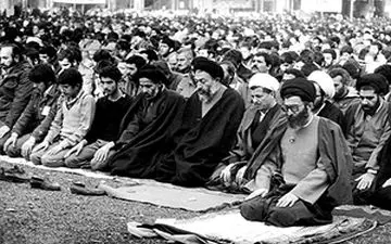 تلاوت سوره ماعون توسط رهبر معظم انقلاب + فیلم